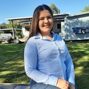 Meet your Posher, Laura